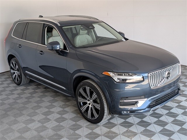 2024 Volvo XC90 B5 Plus photo 2