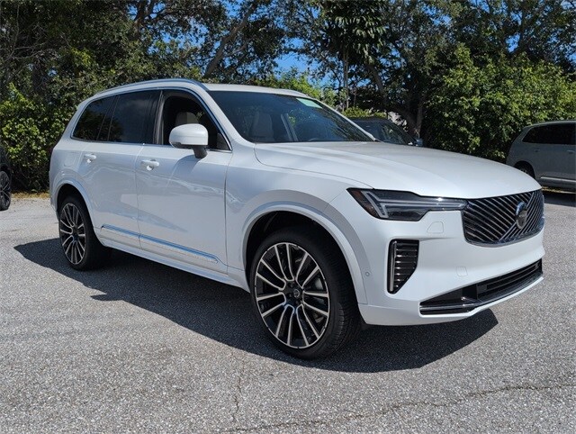 2026 Volvo XC90 Plus photo 2