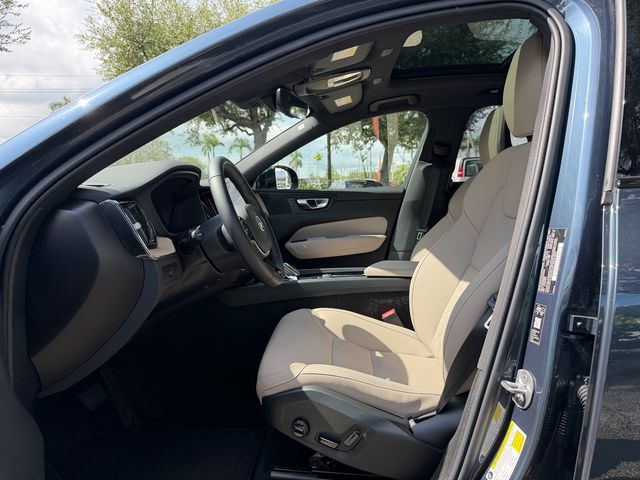 2026 Volvo XC60 Plus - Photo 10
