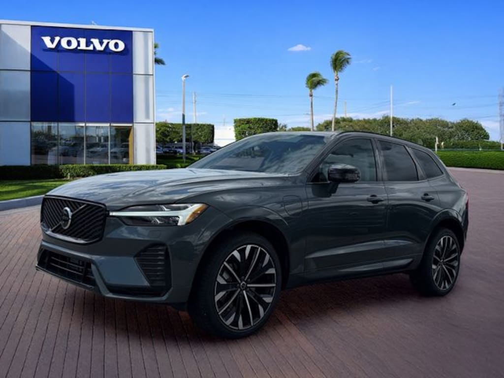 New 2026 Volvo XC60 plug-in hybrid T8 Ultra SUV