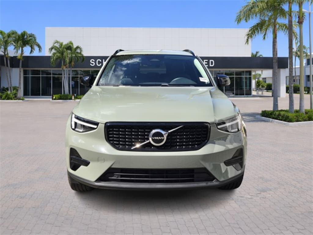 Certified 2024 Volvo XC40 B5 Core SUV