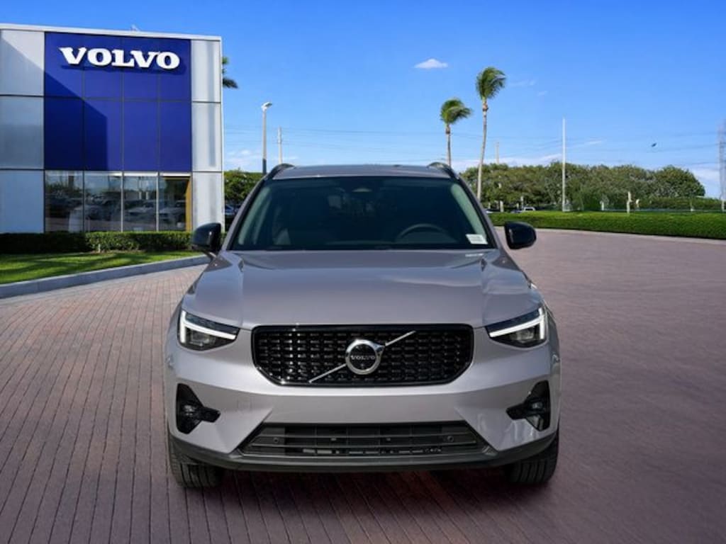 New 2026 Volvo XC40 B5 Ultra SUV