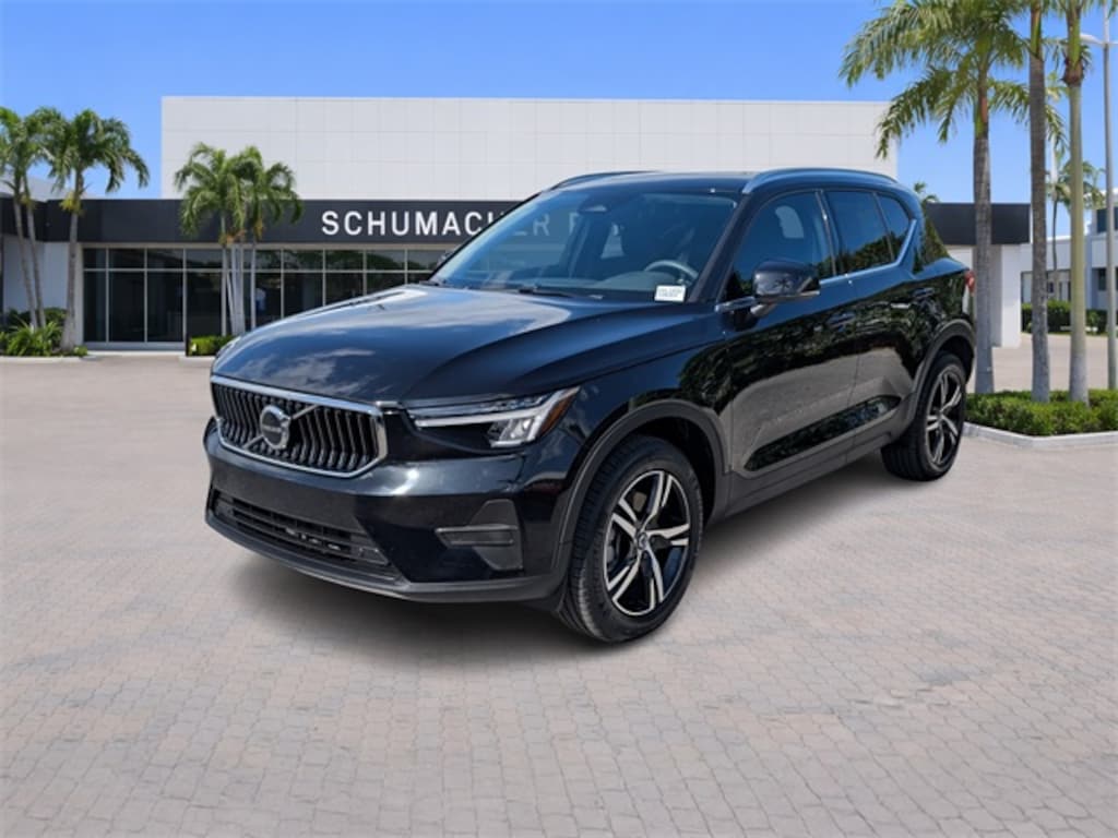 Certified 2024 Volvo XC40 B5 Core SUV