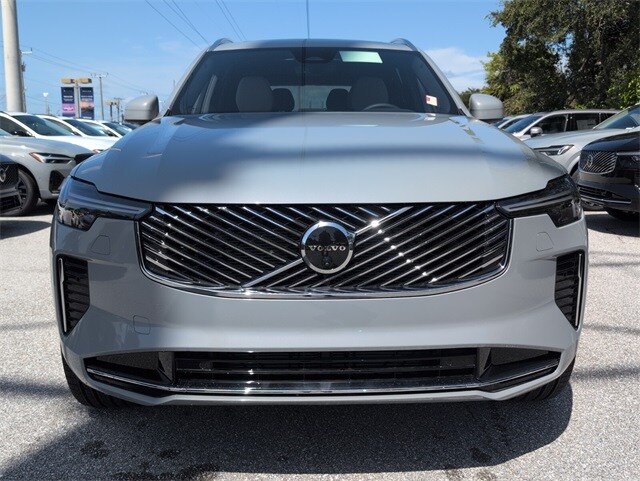 2026 Volvo XC90 Plus photo 3