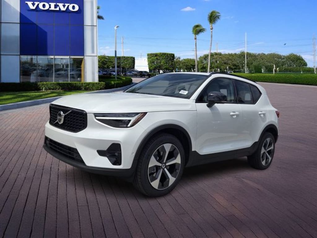 New 2026 Volvo XC40 B5 Plus SUV