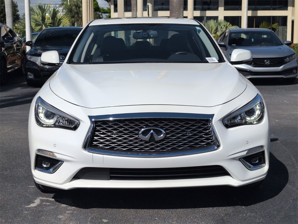 2024 Infiniti Q50 LUXE photo 2