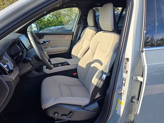 2026 Volvo XC90 Plus - Photo 14