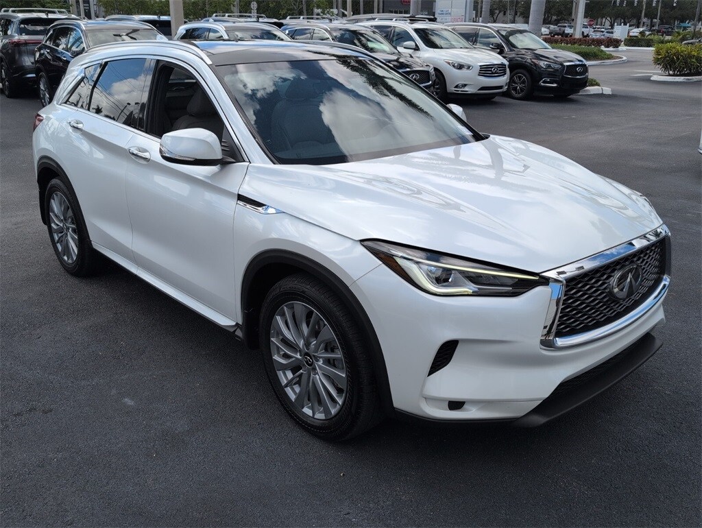2025 Infiniti QX50 Luxe photo 2