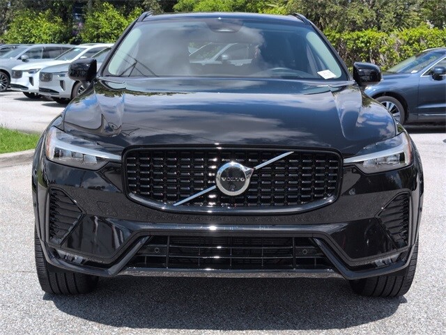2024 Volvo XC60 B5 Ultimate photo 3