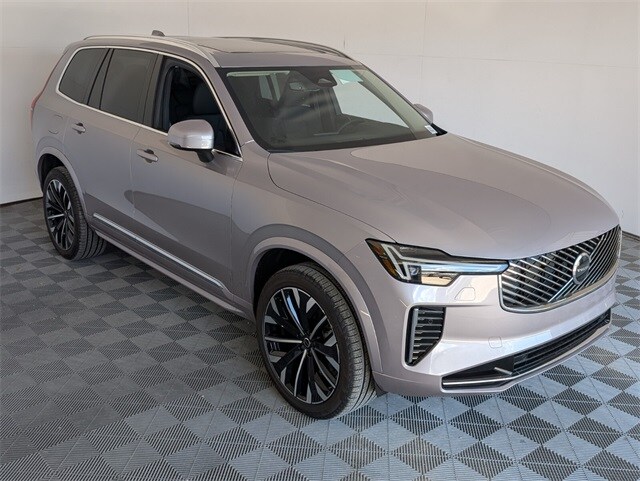 2026 Volvo XC90 B5 Core photo 2