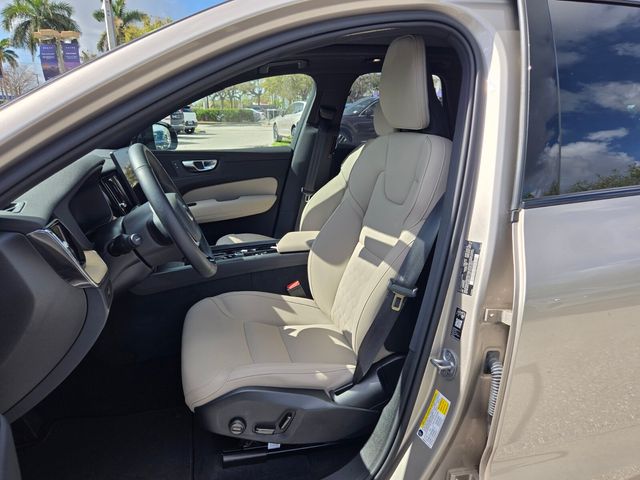 2026 Volvo XC60 Plus - Photo 14