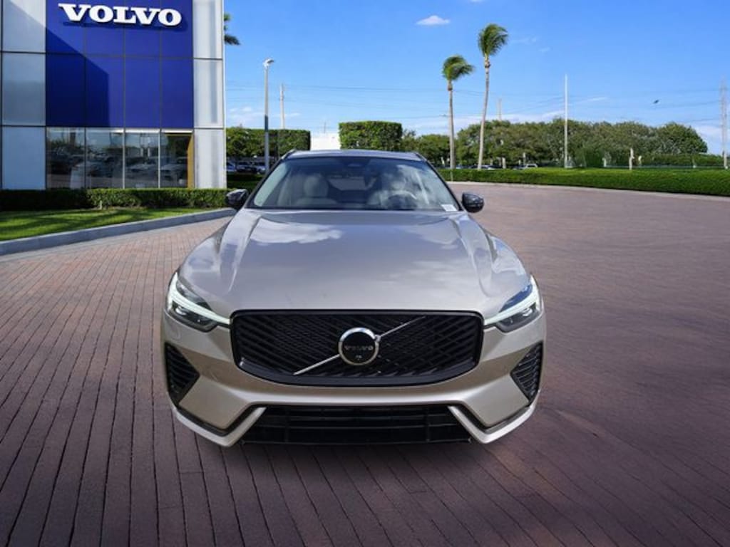 New 2026 Volvo XC60 plug-in hybrid T8 Ultra SUV