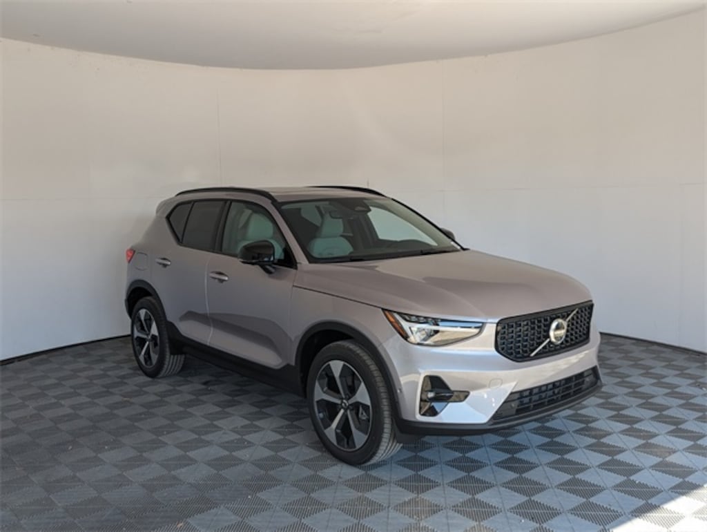 New 2026 Volvo XC40 B4 Plus SUV