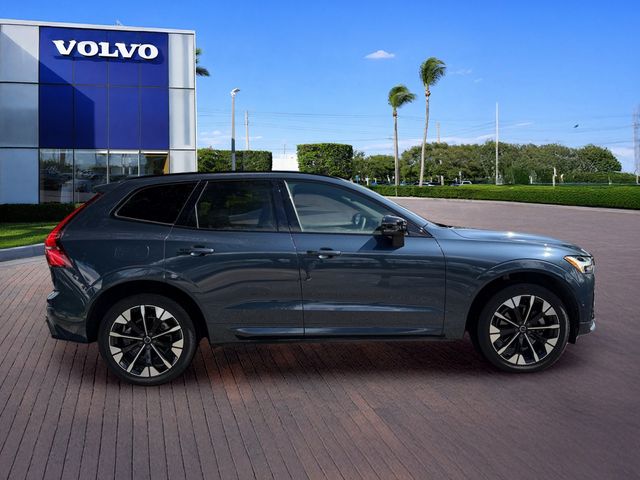 2026 Volvo XC60 Plus - Photo 8