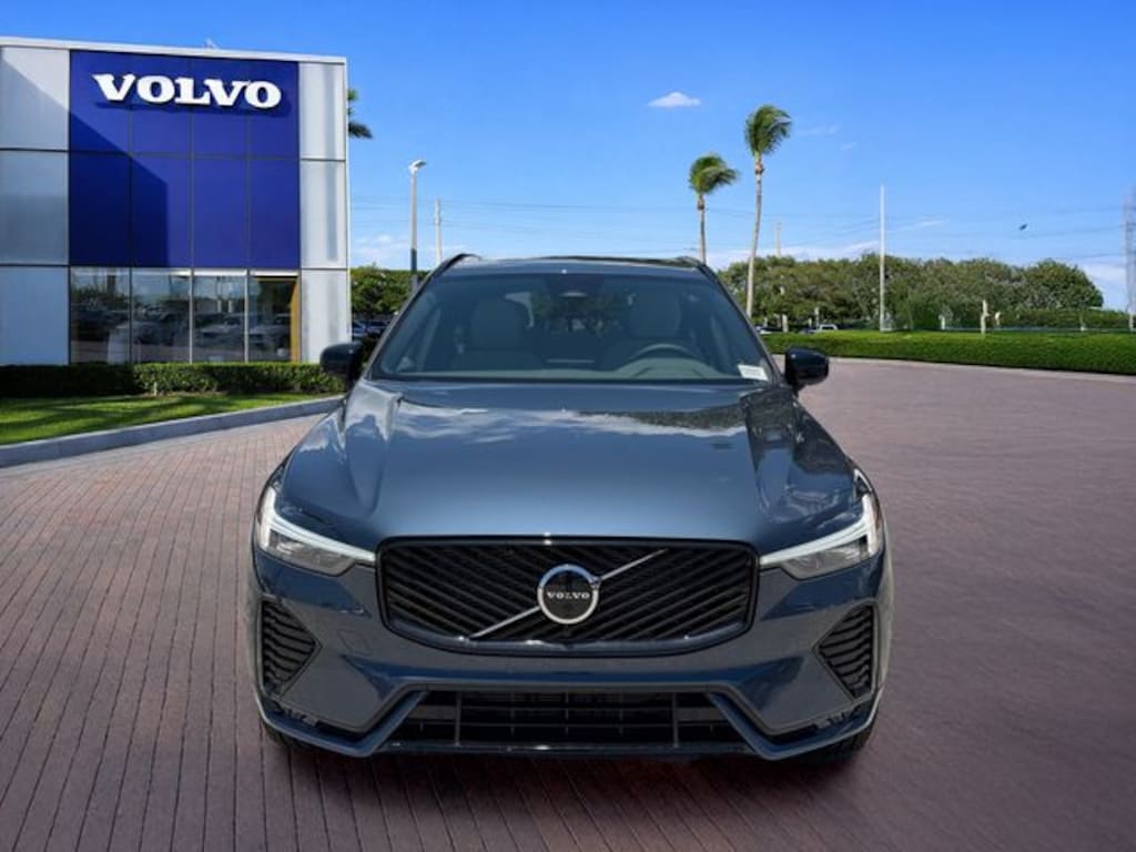 New 2026 Volvo XC60 B5 Plus SUV