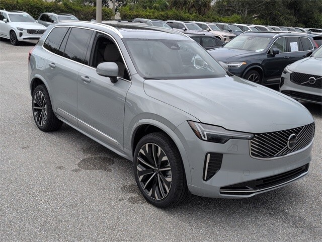 2026 Volvo XC90 Plus photo 2