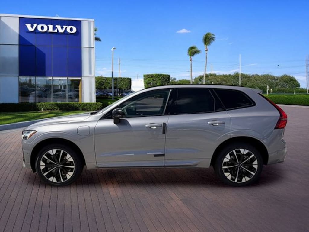 New 2026 Volvo XC60 plug-in hybrid T8 Plus SUV
