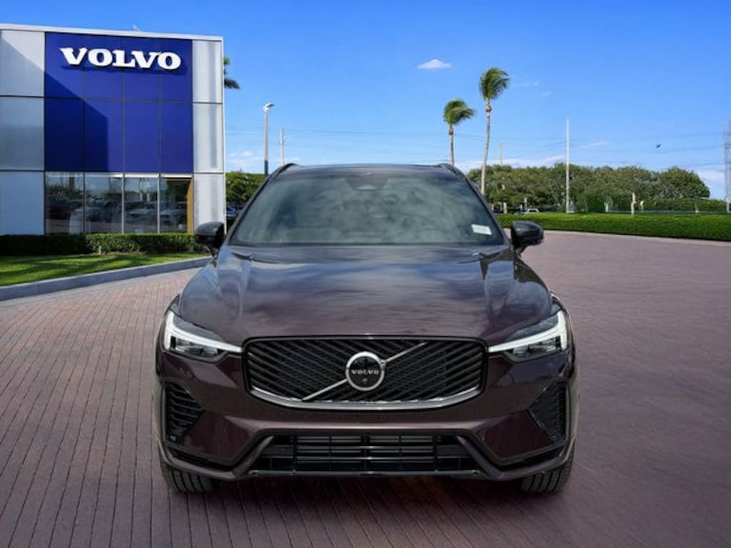 New 2026 Volvo XC60 plug-in hybrid T8 Plus SUV