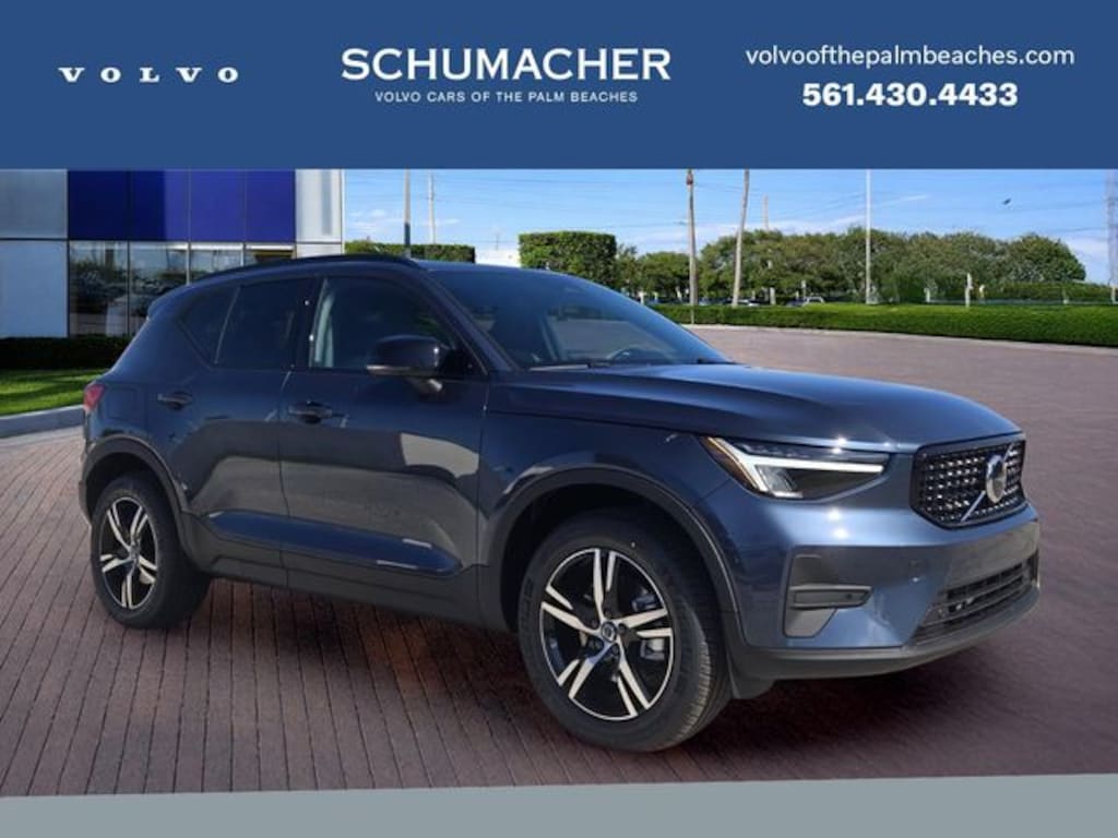 New 2026 Volvo XC40 B5 Core SUV