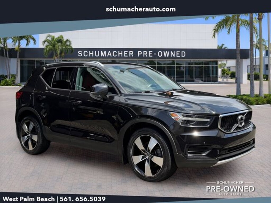 Used 2020 Volvo XC40 Momentum SUV