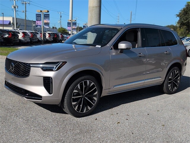 2026 Volvo XC90 Core photo 4