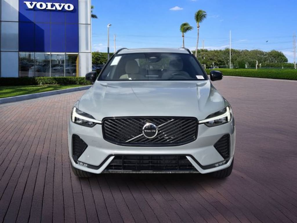 New 2026 Volvo XC60 B5 Core SUV
