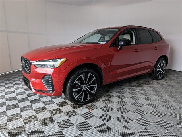 2025 Volvo XC60 B5 Plus photo 4