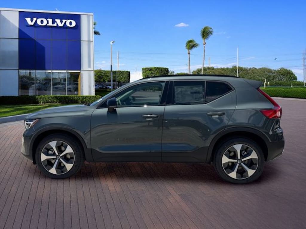 New 2026 Volvo XC40 B5 Plus SUV