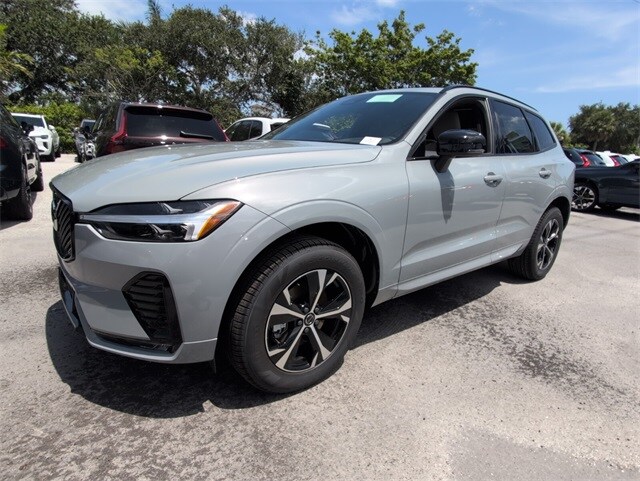 2026 Volvo XC60 B5 Core photo 4