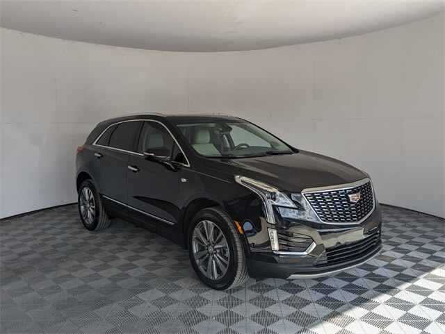 2025 Cadillac XT5 Premium Luxury photo 2