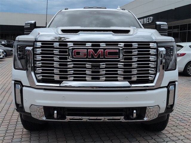 2024 Gmc Sierra 2500 HD Denali photo 3