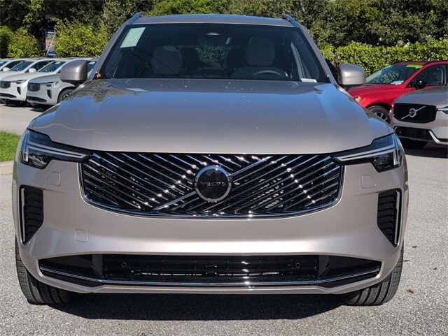 2026 Volvo XC90 Core photo 3