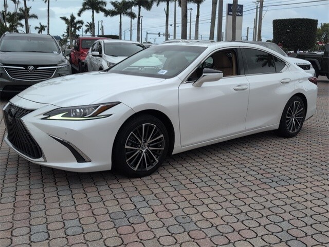 2023 Lexus ES 350 photo 4