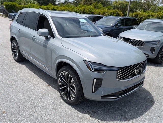 2026 Volvo XC90 Plus photo 2