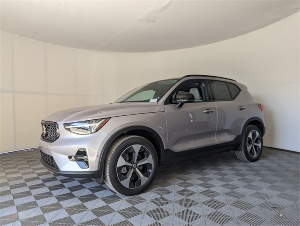 New 2026 Volvo XC40 B4 Plus SUV