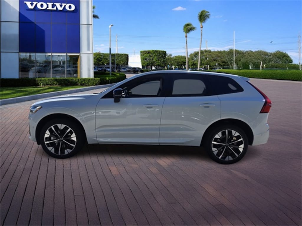 New 2026 Volvo XC60 B5 Plus SUV