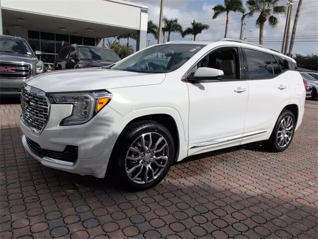 2023 Gmc Terrain Denali photo 3