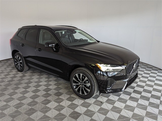 2025 Volvo XC60 B5 Plus photo 2
