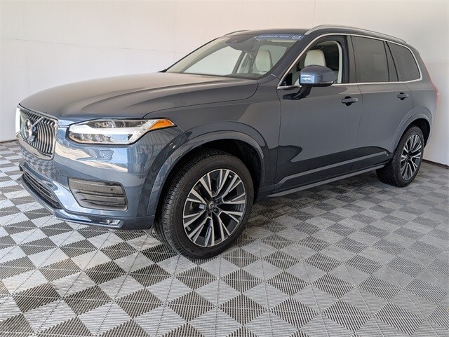 2022 Volvo XC90 T5 Momentum photo 4