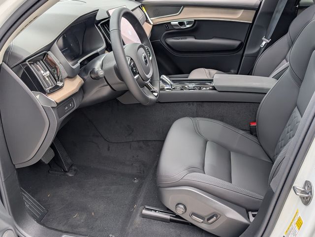 2026 Volvo XC90 Core - Photo 6