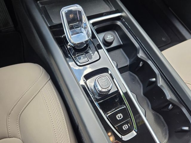 2026 Volvo XC60 Plus - Photo 24
