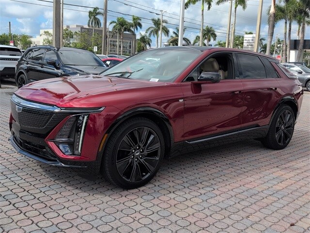 2024 Cadillac Lyriq Sport photo 3