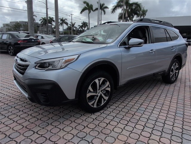 2022 Subaru Outback Limited photo 2