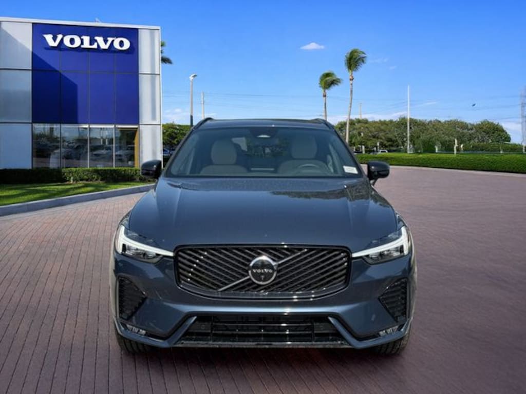 New 2026 Volvo XC60 B5 Plus SUV
