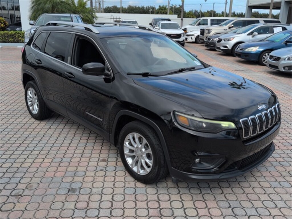 Used 2019 Jeep Cherokee Latitude SUV