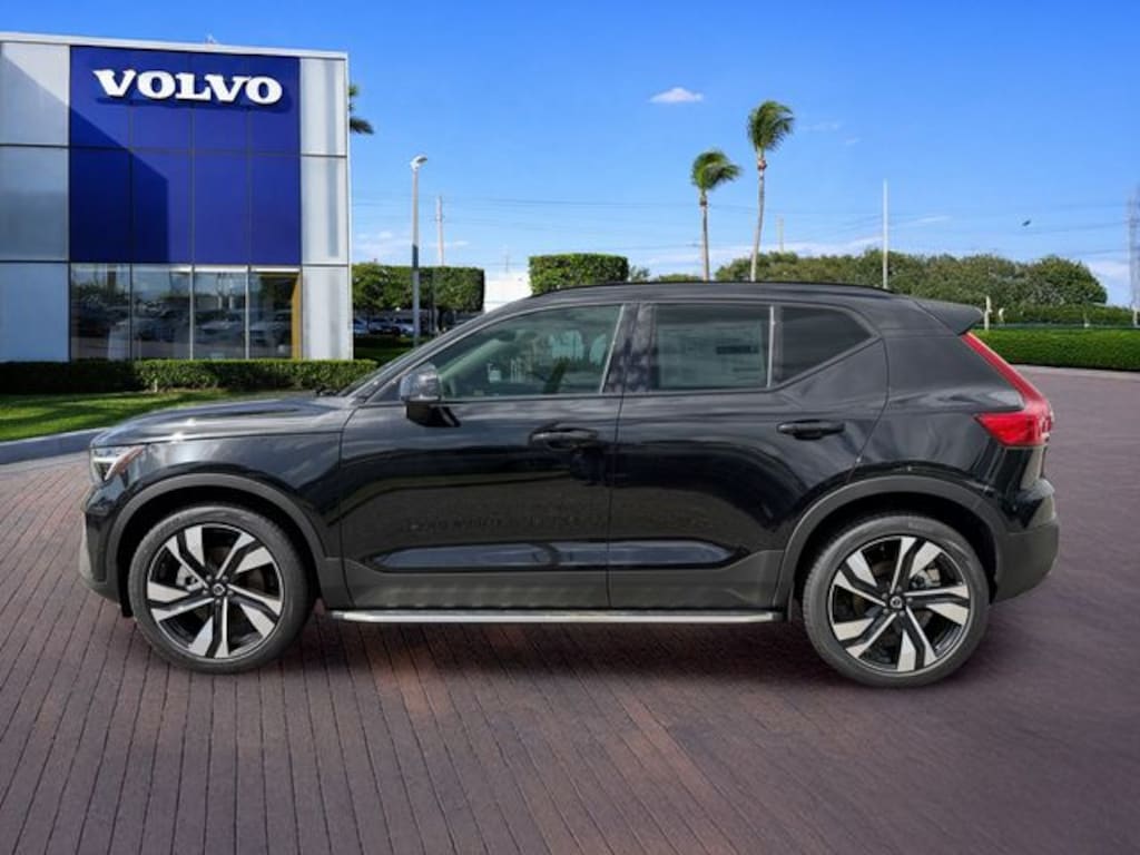 New 2026 Volvo XC40 B5 Ultra SUV