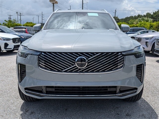 2026 Volvo XC90 Plus photo 3