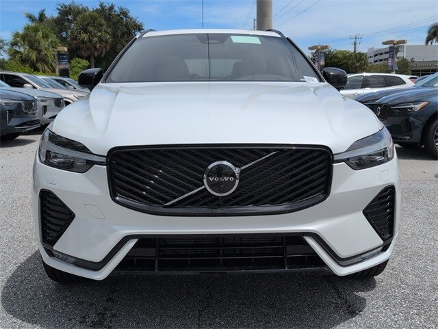 2026 Volvo XC60 B5 Plus photo 3
