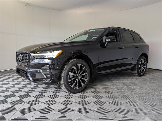 2025 Volvo XC60 B5 Plus photo 4