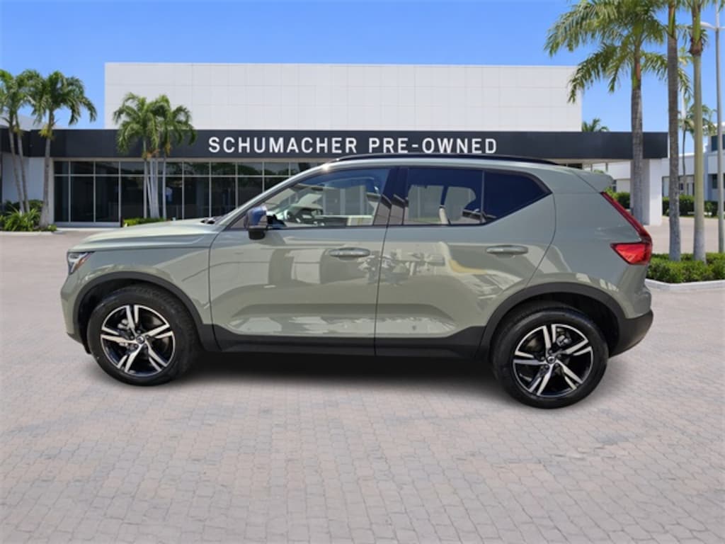 Certified 2024 Volvo XC40 B5 Core SUV